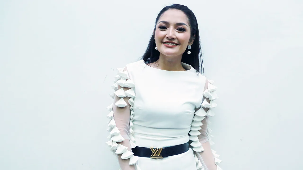 Foto Undangan Bocor & Tersebar, Siti Badriah Bakal Nikah Bulan Depan?