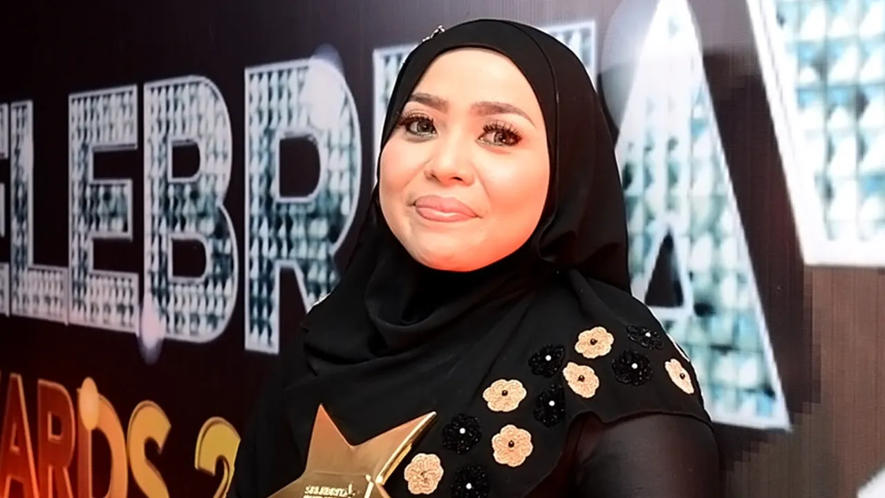 Gak Kapok Kembali Nikah Dengan Pria yang Lebih Muda, Muzdalifah: Semua Ada Prosesnya Gak Kapok Kembali Nikah Dengan Pria yang Lebih Muda, Muzdalifah: Semua Ada Prosesnya