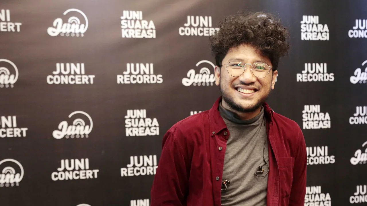 Gandeng Empat Produser, Kunto Aji Hadirkan MANTRA-MANTRA