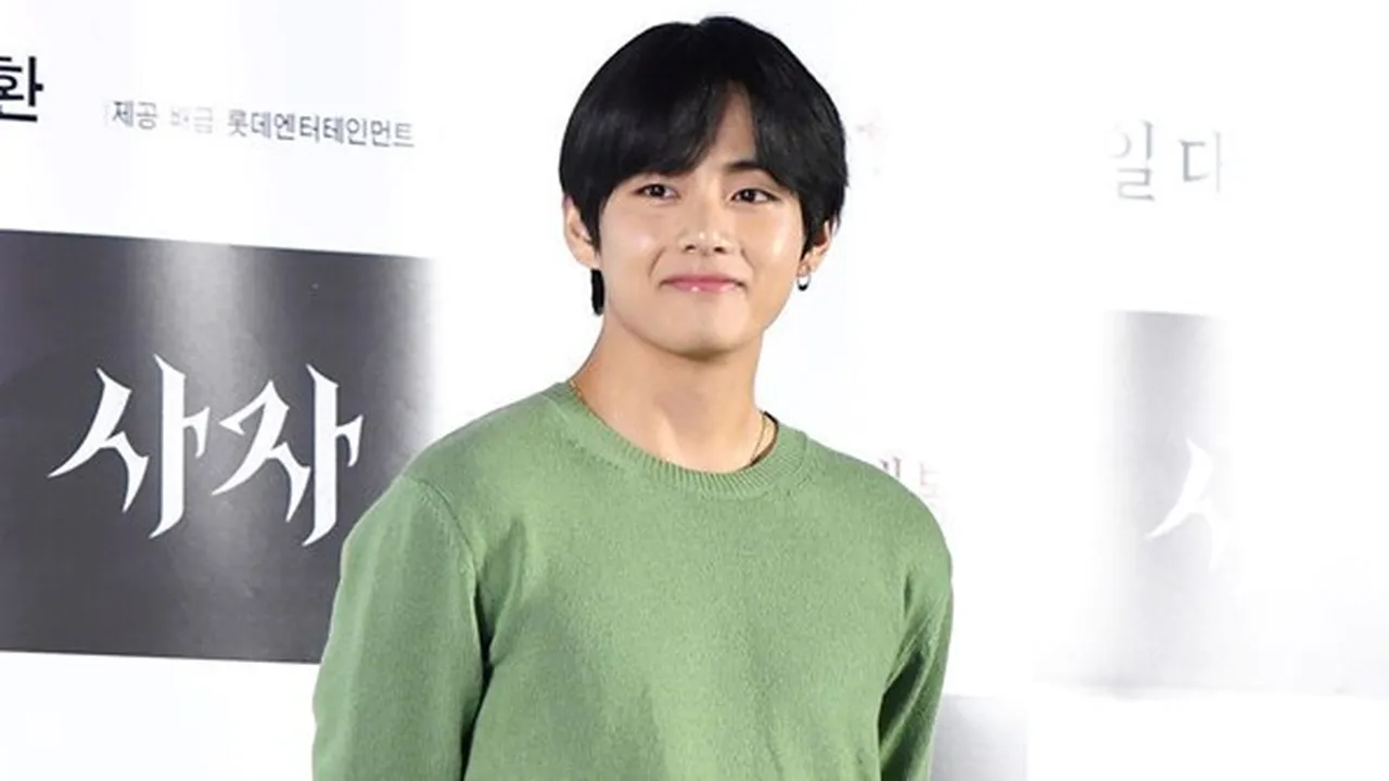 Gara-Gara V BTS, Kemeja Ini Langsung Sold Out Dalam Beberapa Menit