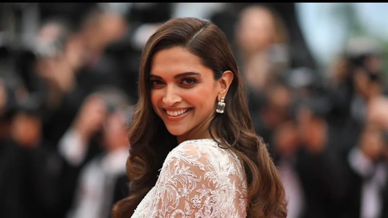 Gaun Pernikahan Deepika Padukone Bakal Dirancang Desainer Ini?