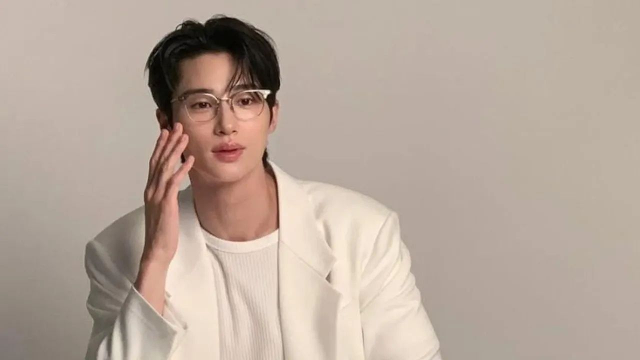 Gaya OOTD Kasual Ala Byeon Wooseok Yang Bisa Diinspirasi Agar Tampil Stylish