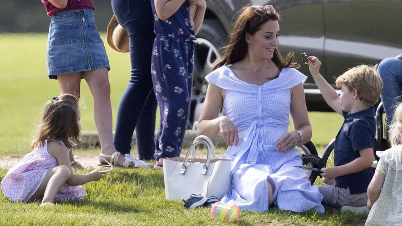 Gaya Parenting Ala Kate Middleton: Ingin Anak Hidup Normal dan Sederhana