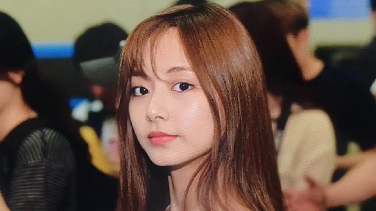 Gaya Rambut Baru, Tzuyu TWICE Makin Cute & Cantik Dengan Poni Depan