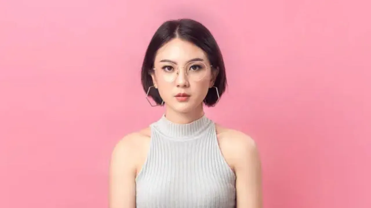 Gaya Rambut Pendek Terbaik untuk Wajah Bulat agar Terlihat Lebih Tirus