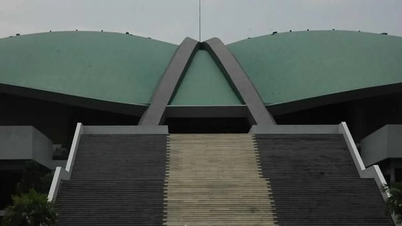 Gedung DPR Beserta Isinya Dijual Online Seharga Rp 100