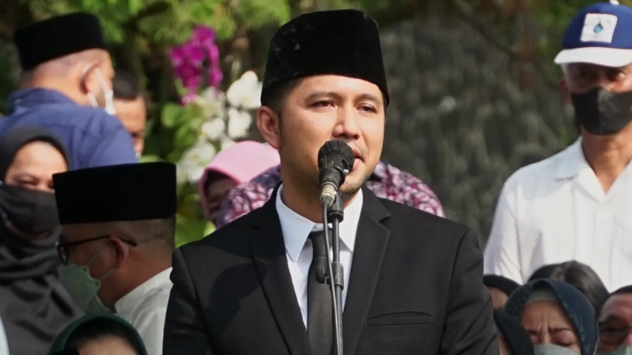 Gedung Grahadi Dibakar Massa, Ruang Dinas Emil Dardak Hangus
