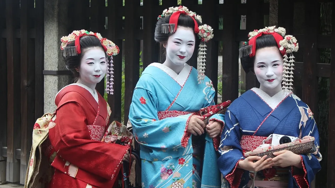 Geisha Adalah: Pengertian, Sejarah, Tingkatan, Hingga Cara Menjadi