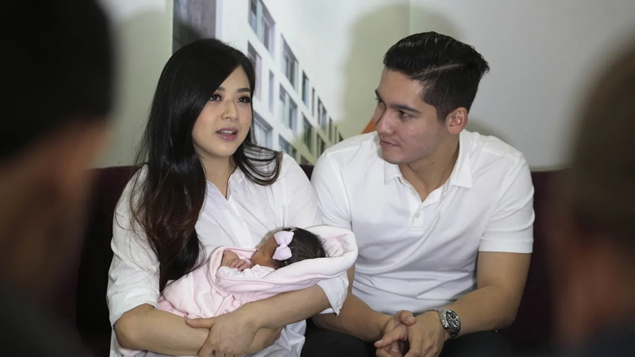 Gemasnya Anak Franda & Samuel Zylgwyn, Pipinya Bikin Pingin Gigit