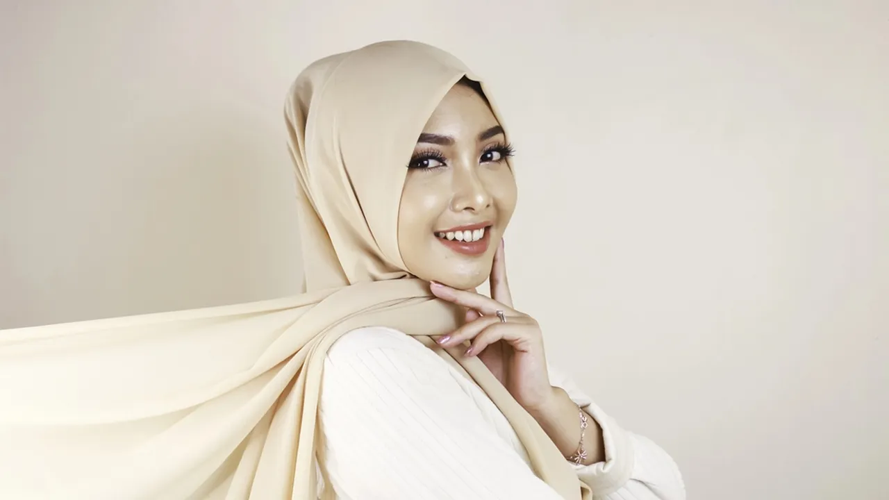 Gen Z Approved, Intip Koleksi Hijab Simpel yang Bikin Look Makin Kece
