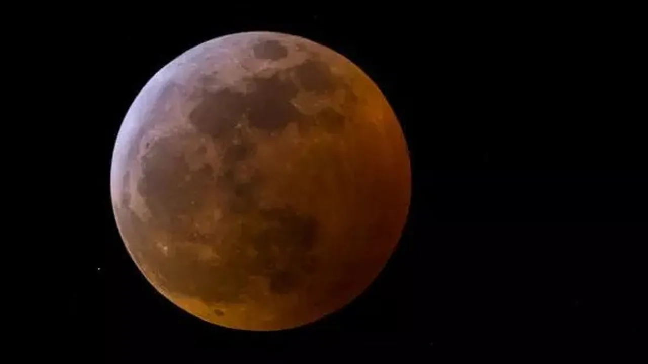 Gerhana Bulan Esok Hari Ternyata Fenomena Langka!