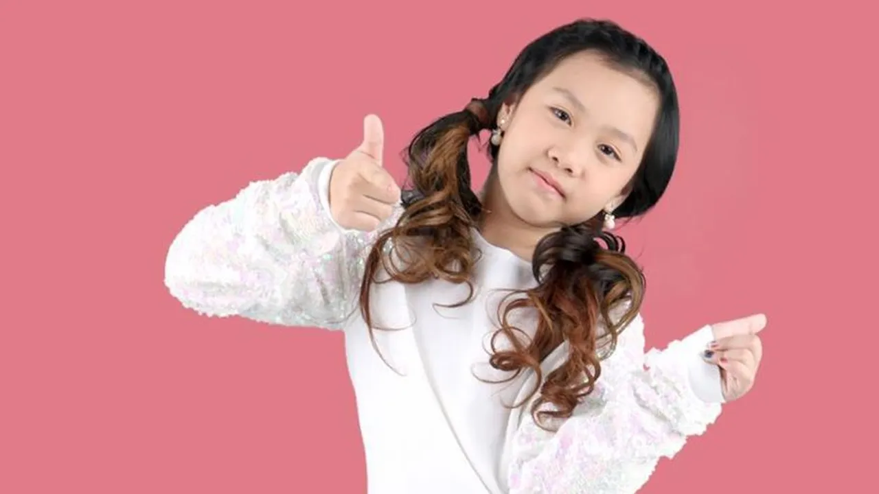'Get Over It' Jadi Cara Rayvelin Perangi Bullying