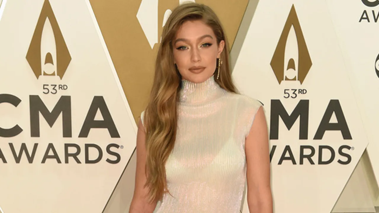 Gigi Hadid Lebih Pilih Mati Daripada Disuruh Nge-gym