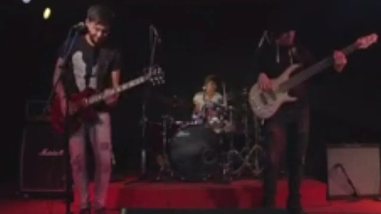 Gilang SamSoe And The Rivers Ngeband Bawakan 22