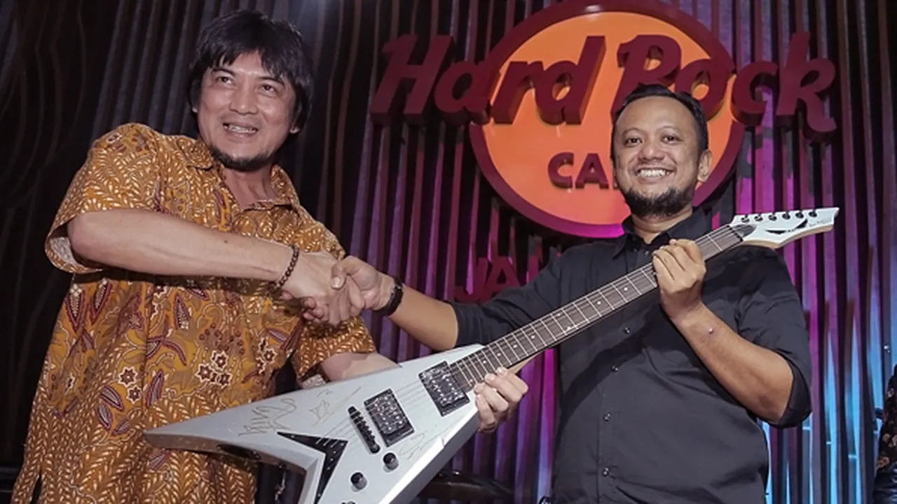 Gitar Bertanda Tangan Megadeth Dilelang untuk Korban Gempa Palu