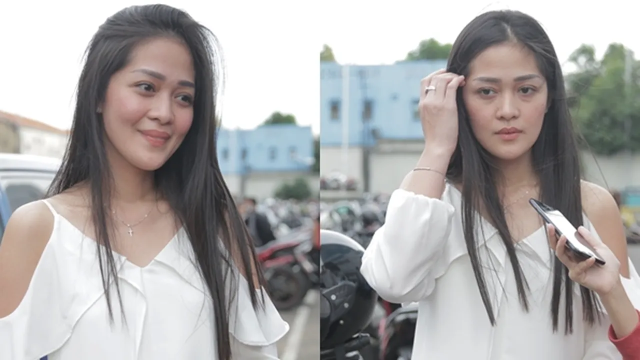 Gracia Indri Dikabarkan Dekat dengan Pria Asing, Sudah Siap Menikah Lagi? Gracia Indri Dikabarkan Dekat dengan Pria Asing, Sudah Siap Menikah Lagi?