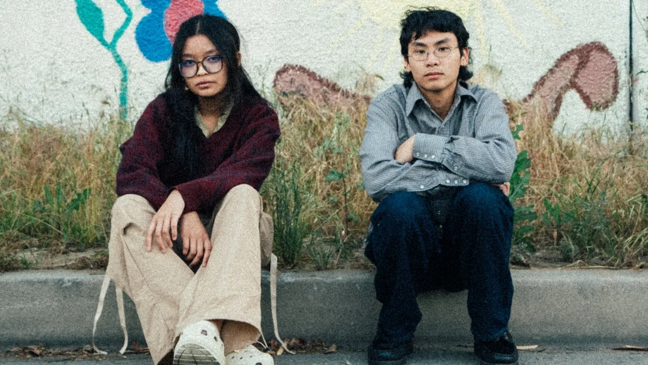 Grentperez dan Lyn Lapid Bahas Hubungan Jarak Jauh Lewat Single 'Room For You'