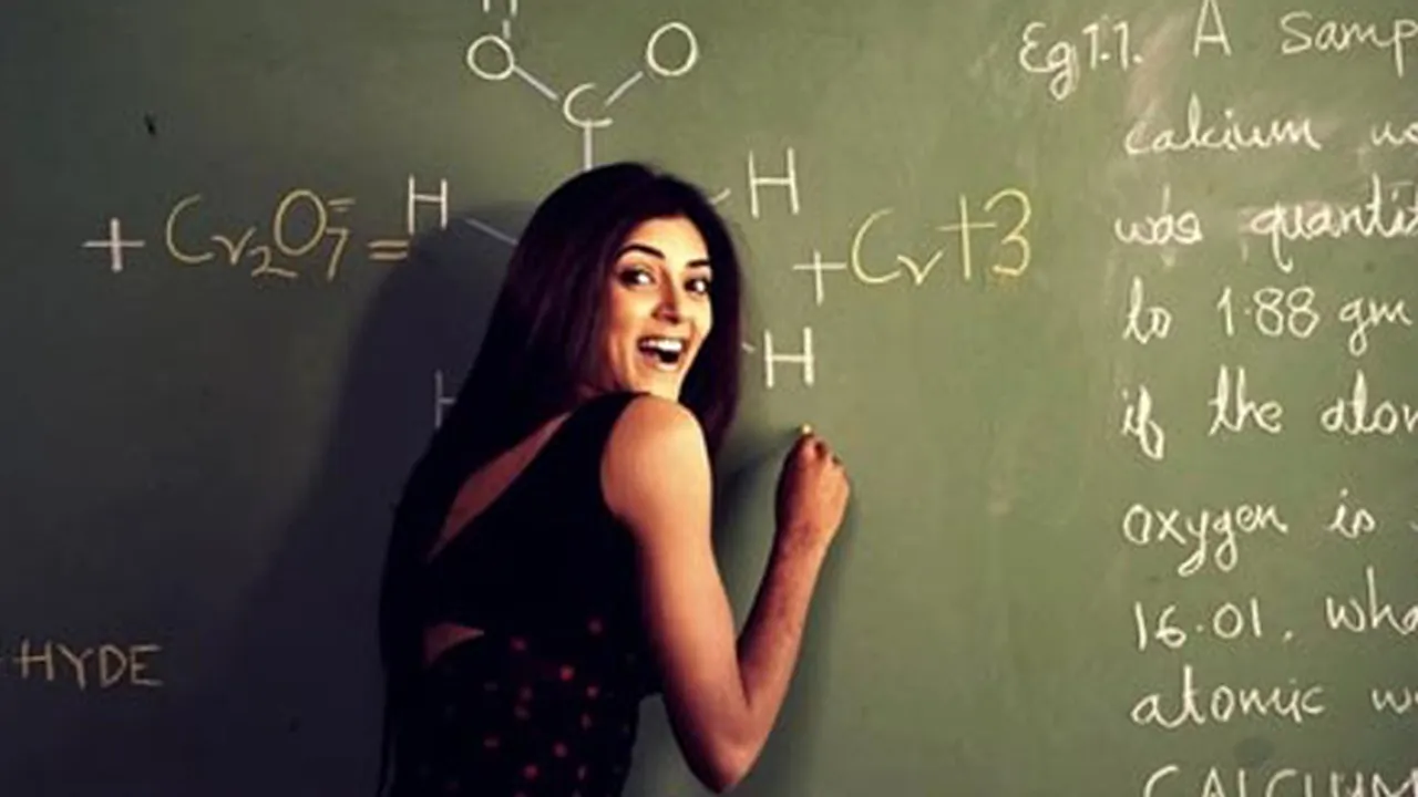 Guru-Guru Cantik dan Seksi Dalam Film Bollywood