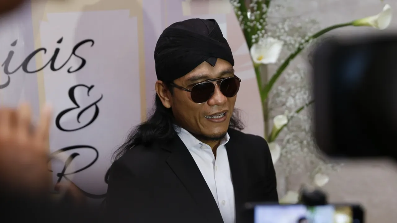 Gus Miftah Bantu Guru Madin di Demak-Jateng, Beri Uang dan Sepeda Motor