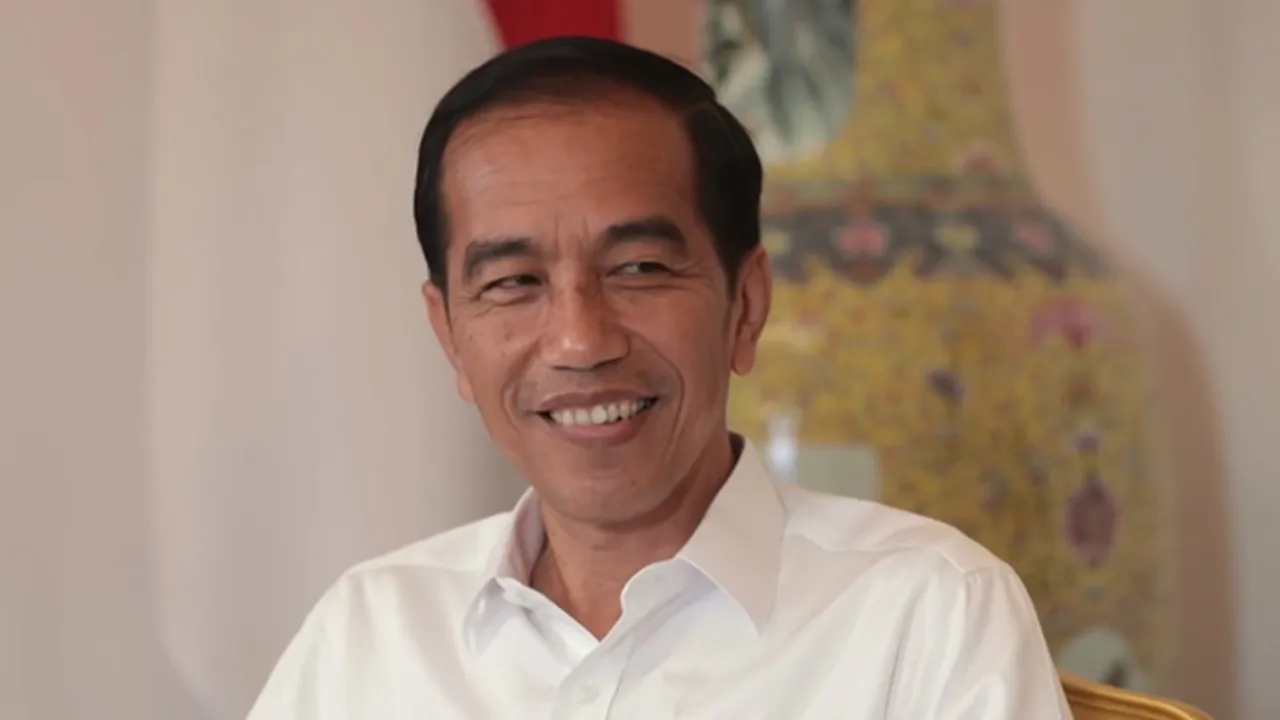 Guyonan-Guyonan Gokil Jokowi Sukses Bikin Cak Lontong Speechless