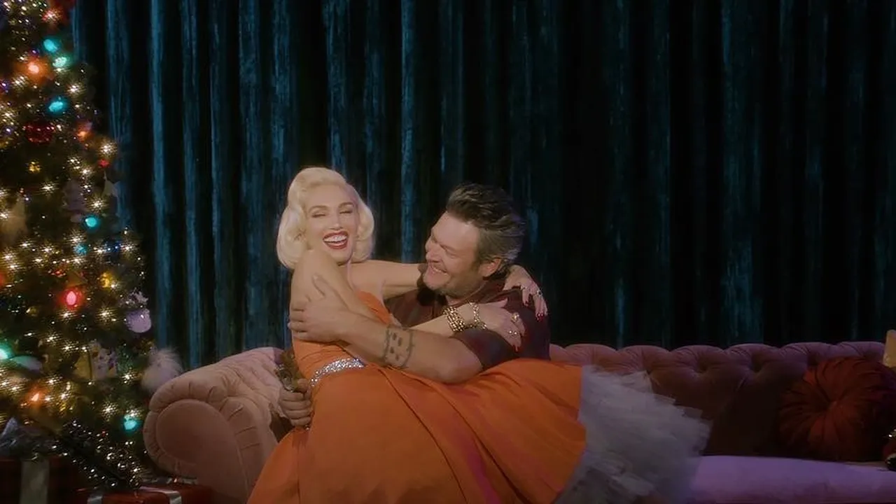 Gwen Stefani Rilis Lagu Natal Romantis Bareng Blake Shelton