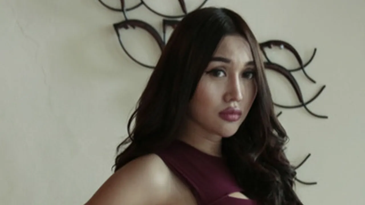 Habis Labrak Deddy Corbuzier, Lucinta Luna Langsung Nangis di Pelukan Sang Pacar