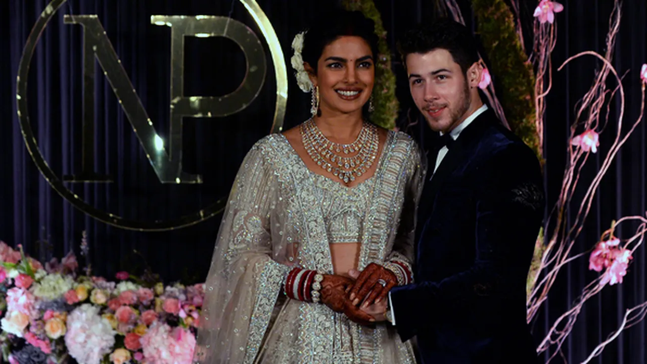 Hadir di Resepsi Delhi, PM India Beri Kado Ini Buat Priyanka Chopra dan Nick Jonas