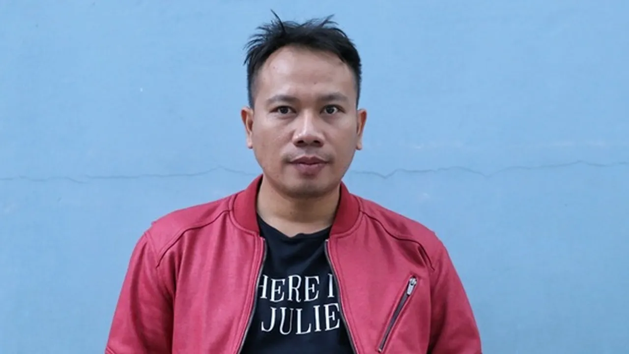 Hadir Sebagai Saksi Sidang Cerai, Adik Vicky Prasetyo Mengaku Kaget Hadir Sebagai Saksi Sidang Cerai, Adik Vicky Prasetyo Mengaku Kaget