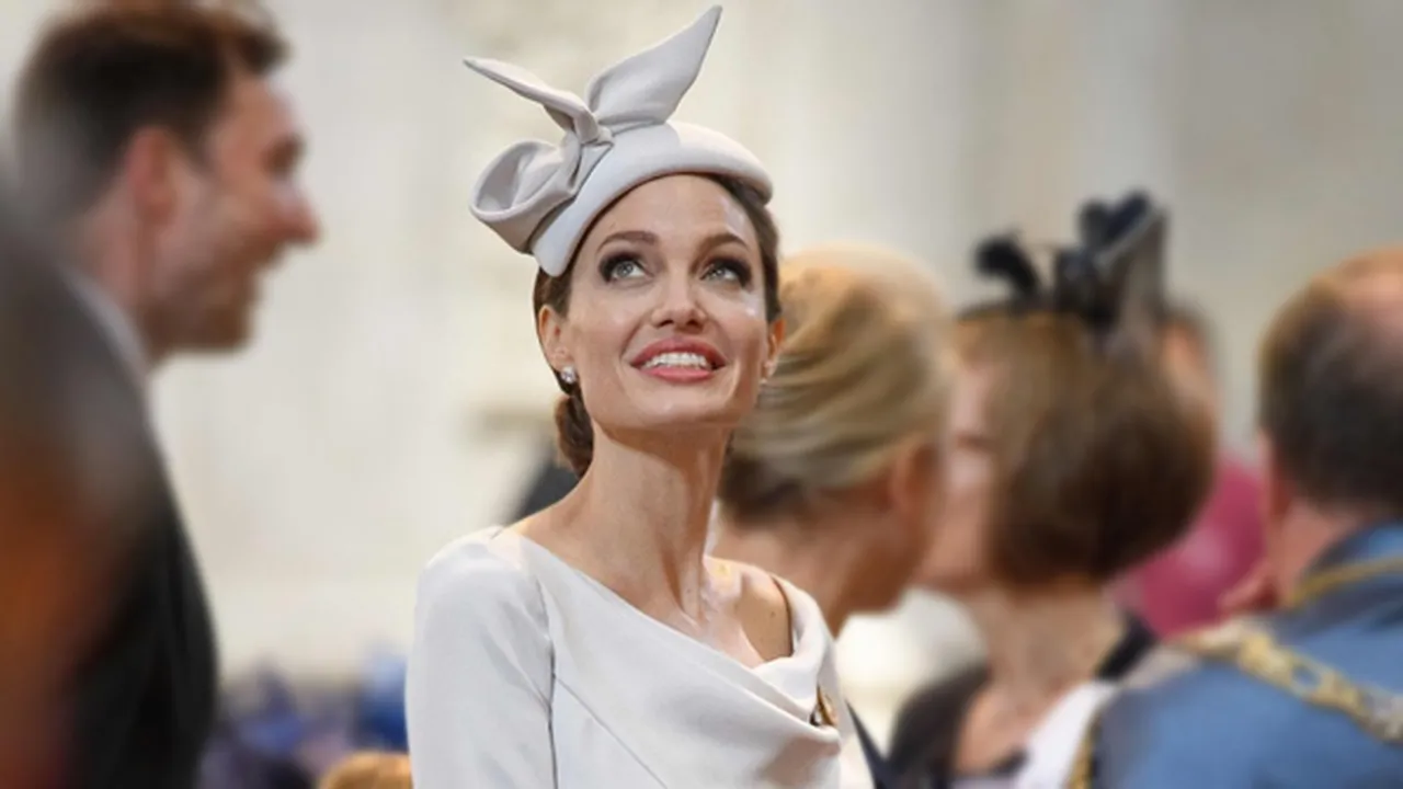Hadiri Event Penting, Angelina Jolie & 4 Anaknya Dandan Kompak