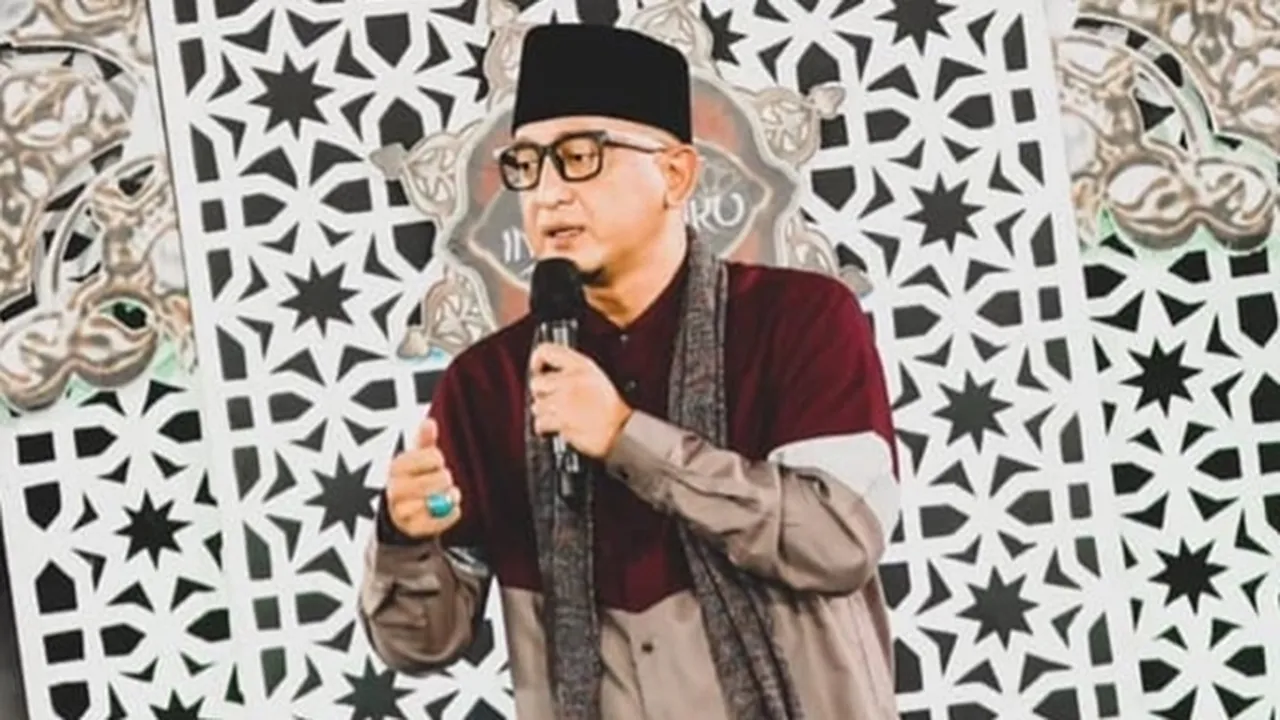 Hadiri Pernikahan Sang Gladiator, Ustadz Zacky Mirza Beri Doa Untuk Rumah Tangga Baru Vicky Prasetyo dan Kalina Ocktaranny