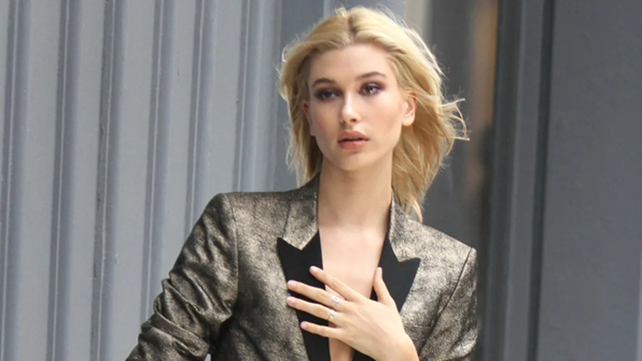 Hailey Baldwin Curhat Soal Kesuksesan Karir & Hubungan Dengan Justin Bieber Hailey Baldwin Curhat Soal Kesuksesan Karir & Hubungan Dengan Justin Bieber