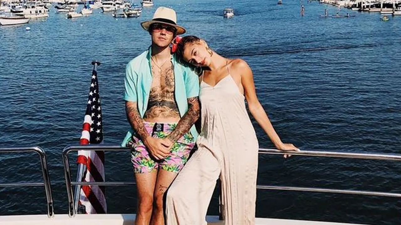 Hailey Baldwin Tulis Pesan Cinta untuk Justin Bieber, Romantis!