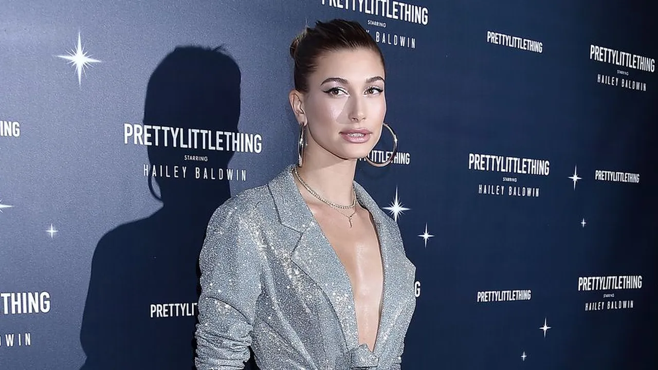 Hailey Baldwin Ubah Nama Belakang, Justin Bieber Beri Pujian Manis Hailey Baldwin Ubah Nama Belakang, Justin Bieber Beri Pujian Manis