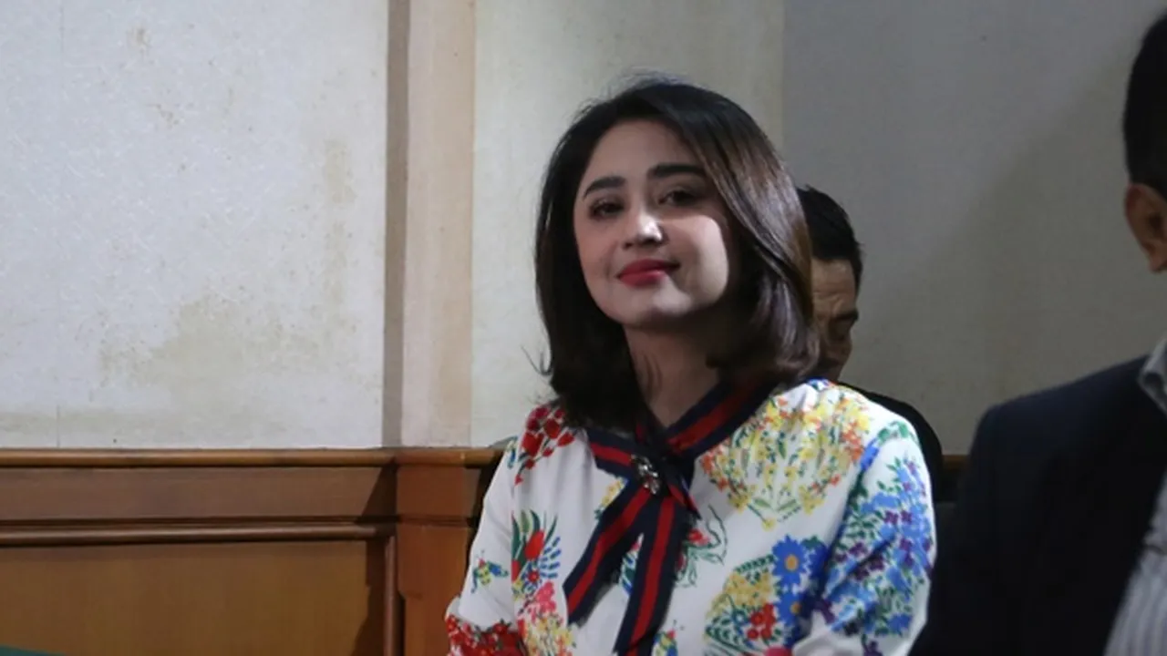Hakim Kabulkan Talak Cerai Angga Wijaya, Dewi Persik Sah Kembali Menjanda
