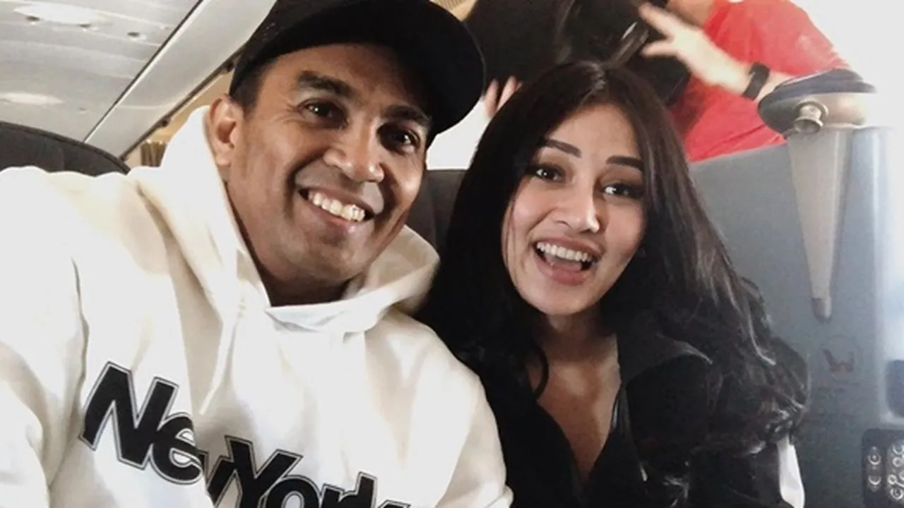 Hal Ini yang Selalu Dilakukan Mutia Ayu Saat Kangen pada Mendiang Glenn Fredly Hal Ini yang Selalu Dilakukan Mutia Ayu Saat Kangen pada Mendiang Glenn Fredly
