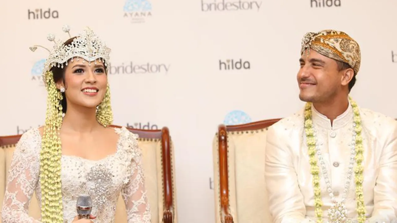Hamish Daud Umumkan Nama Anak Pertamanya dengan Raisa Lewat Cara Ini Hamish Daud Umumkan Nama Anak Pertamanya dengan Raisa Lewat Cara Ini