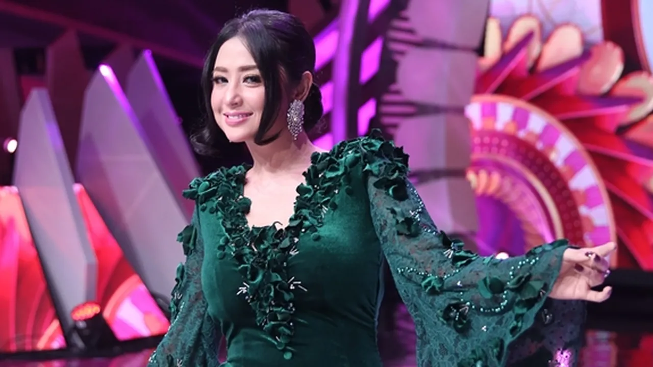 Hampir Jadi, Begini Potret Musala yang Dibangun Dewi Perssik Untuk Mendiang Sang Ayah