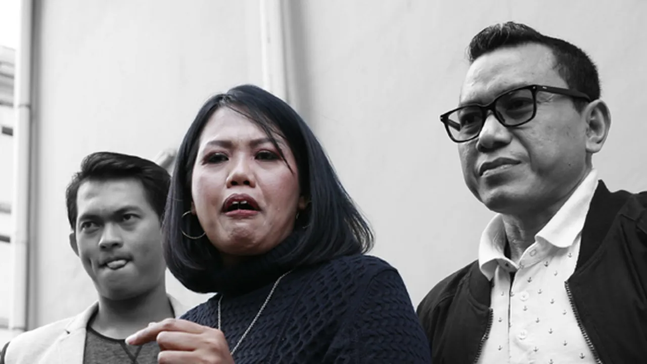 Hampir Meninggal di Pesawat, Elly Sugigi Disantet?