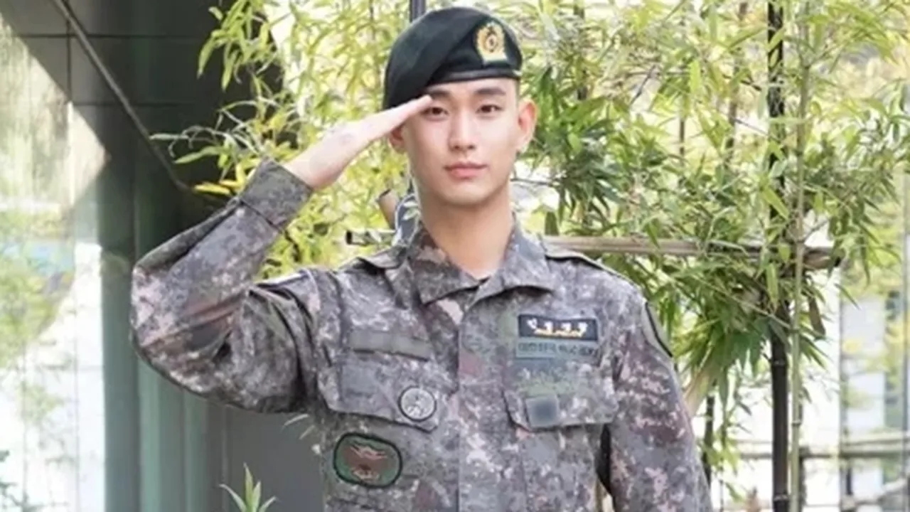 Hampir Selesai Wajib Militer, Kim Soo Hyun Banjir Tawaran Drama dan Film Hampir Selesai Wajib Militer, Kim Soo Hyun Banjir Tawaran Drama dan Film