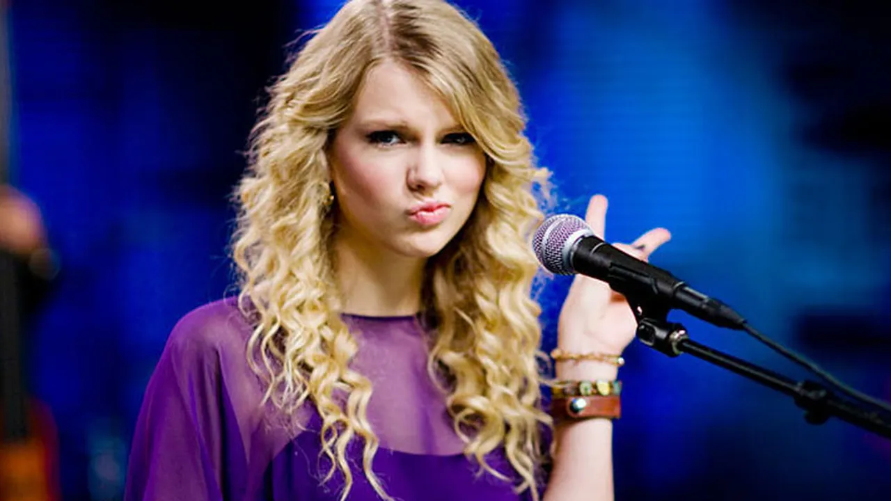 Happy 23rd Birthday, Taylor Swift The American Sweetheart!