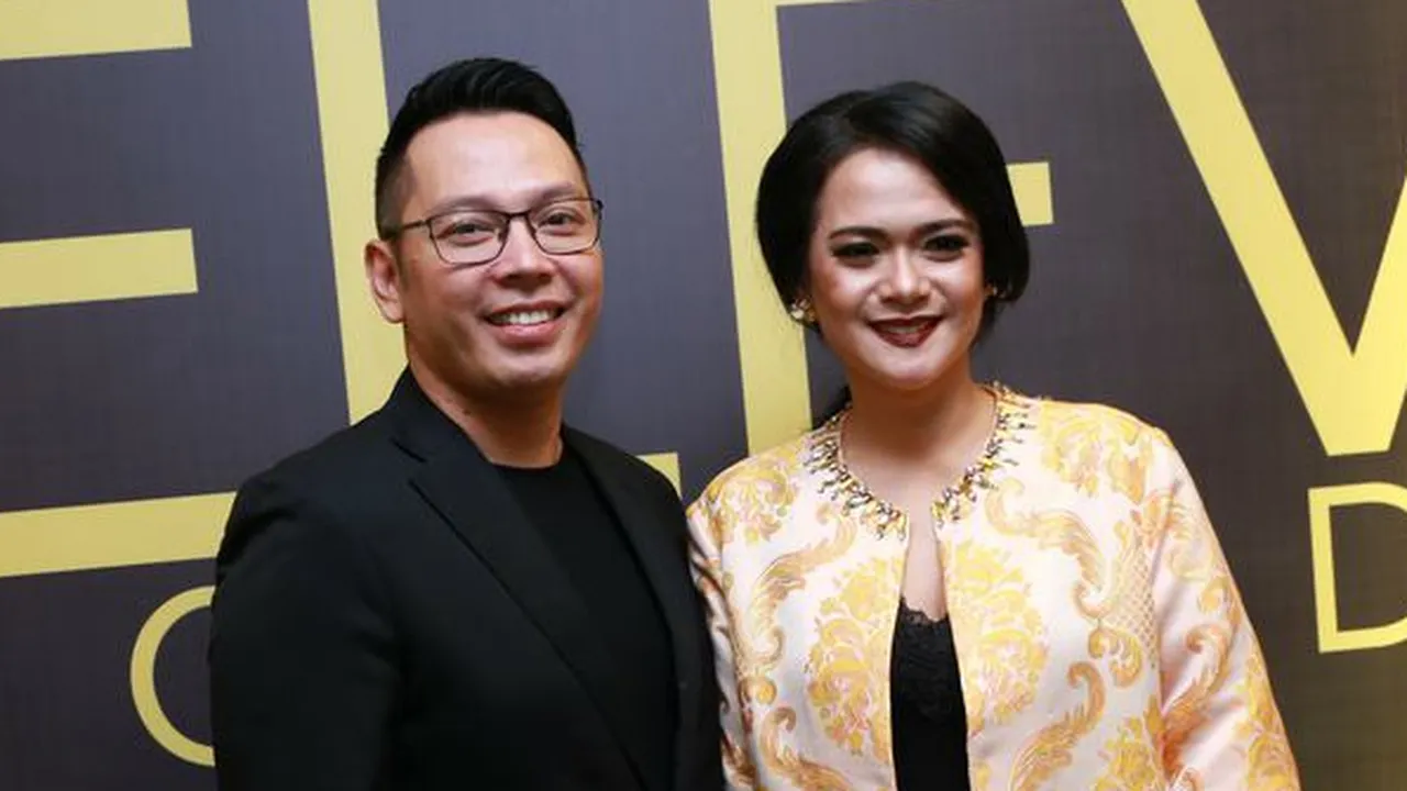 Hapus Foto Suami, Rumah Tangga Shezy Idris Bermasalah? Hapus Foto Suami, Rumah Tangga Shezy Idris Bermasalah?
