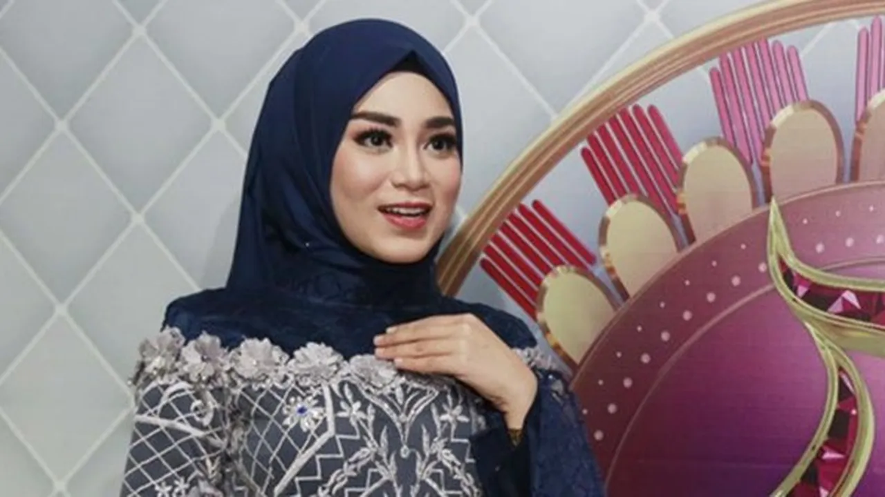 Harapan Si Cantik MC DA Asia 4 Uyaina Arshad di Ulang Tahun Ke-26
