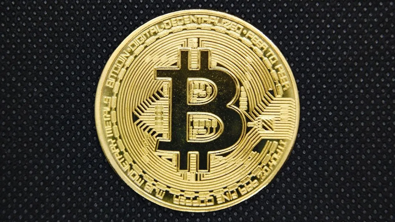 Harga Bitcoin Naik Tajam dan Saingi Emas, Akibat Kemenangan Donald Trump?