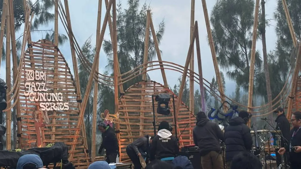 Hari Kedua Jazz Gunung Bromo 2026: Sore Hangat, Malam Syahdu di Bromo