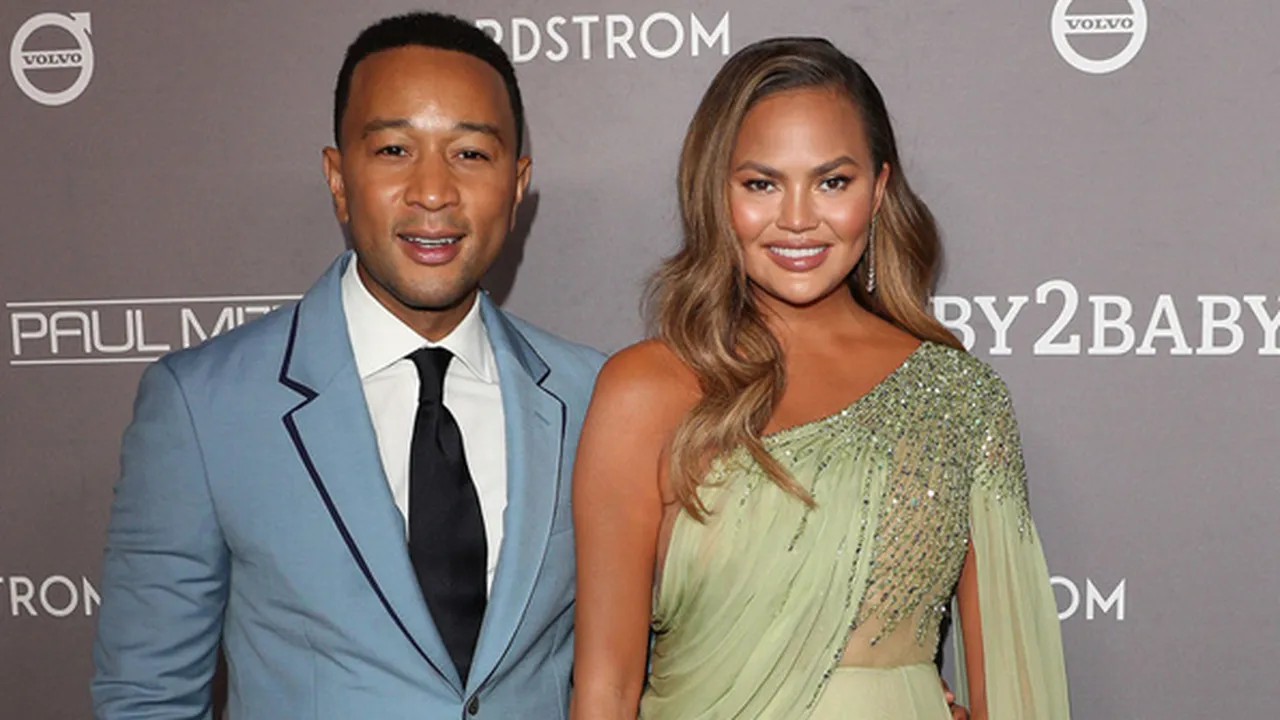 Haters Protes John Legend Jadi Pria Terseksi, Komen Chrissy Teigen Kocak Banget!