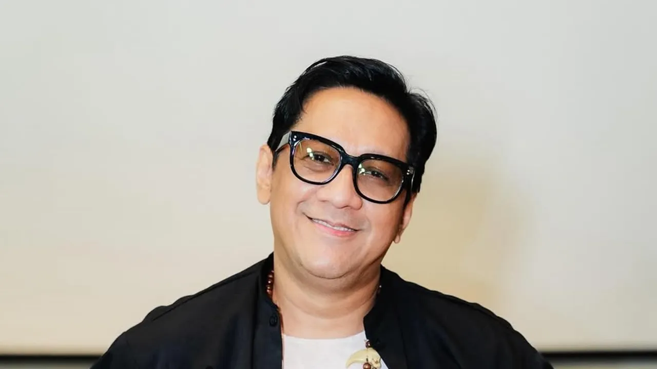 Hattrick, Cerita Andre Taulany Main di COMIC 8: SANTET K4BIN3T