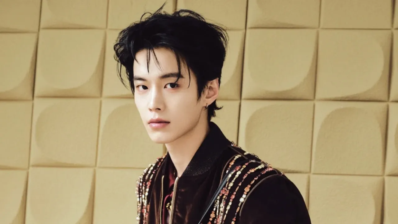 He Yu Debut Majalah Internasional, Cetak Sejarah di Sampul Esquire Vietnam