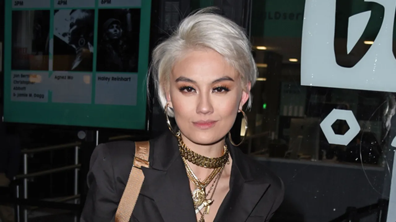 Heboh Video Perlakuan Agnez Mo ke Seorang Driver Ojek Online
