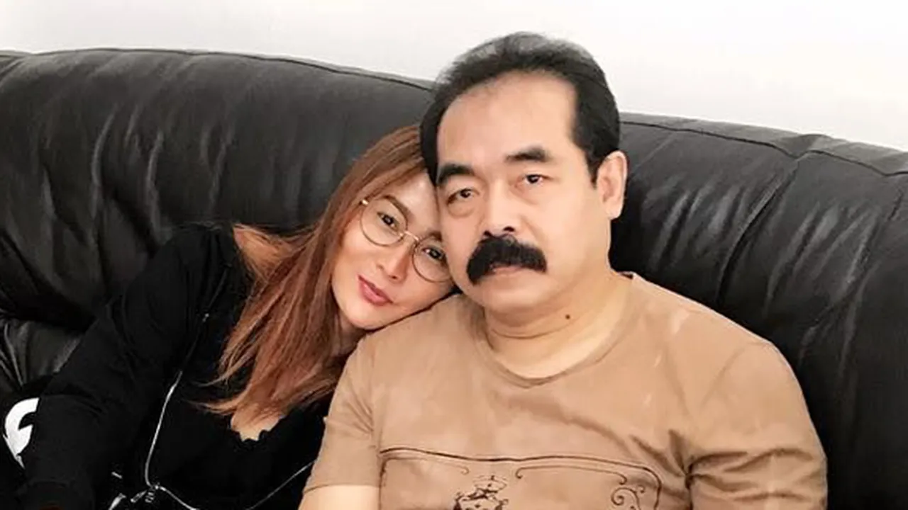 Heboh Video Tik Tok Adam Suseno Ngesot Kejang-Kejang, Inul Daratista Tertawa Puas
