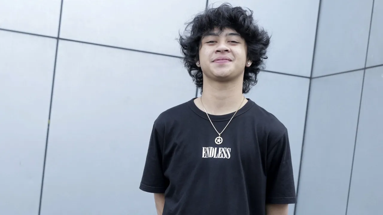 Bastian Steel Hidup Dalam Pergaulan Bebas dan Punya Anak Istri Dalam Film Ini